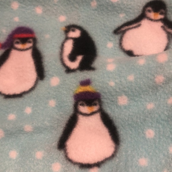 Penguin lovers!! Penguin decorated fitted twin flannel sheet +white flat sheet. - Picture 3 of 3